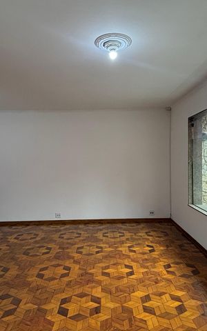 Casa para alugar com 375m², 3 quartos e 8 vagas Casa para alugar com 375m², 3 quartos e 8 vagasSala