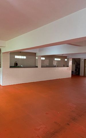 Casa para alugar com 375m², 3 quartos e 8 vagas Casa para alugar com 375m², 3 quartos e 8 vagasGaragem