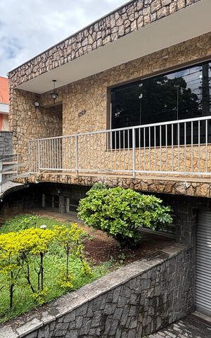 Casa para alugar com 375m², 3 quartos e 8 vagas Casa para alugar com 375m², 3 quartos e 8 vagasGaragem