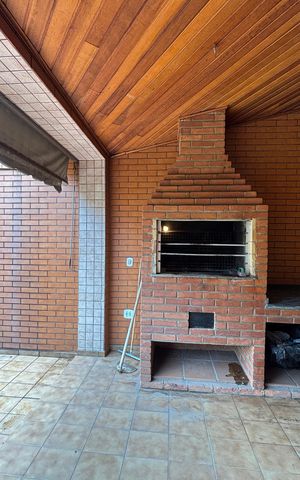 Casa para alugar com 375m², 3 quartos e 8 vagas Casa para alugar com 375m², 3 quartos e 8 vagasQuintal - Churrasqueira