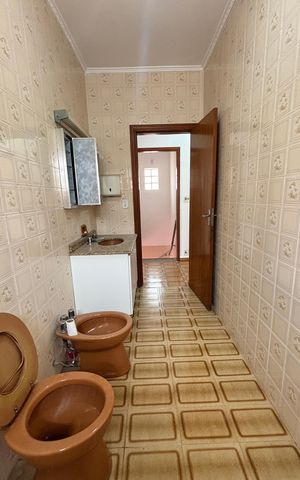 Casa para alugar com 375m², 3 quartos e 8 vagas Casa para alugar com 375m², 3 quartos e 8 vagasBanheiro