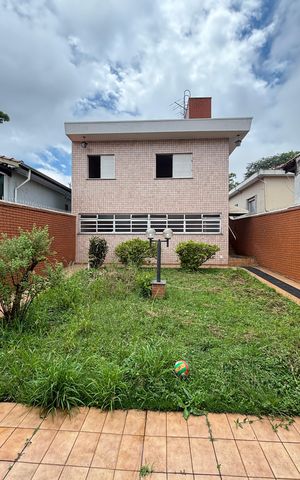 Casa para alugar com 375m², 3 quartos e 8 vagas Casa para alugar com 375m², 3 quartos e 8 vagasQuintal