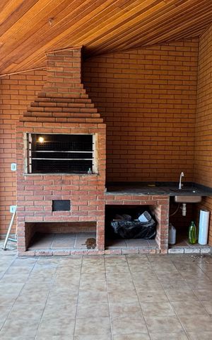 Casa para alugar com 375m², 3 quartos e 8 vagas Casa para alugar com 375m², 3 quartos e 8 vagasQuintal - Churrasqueira