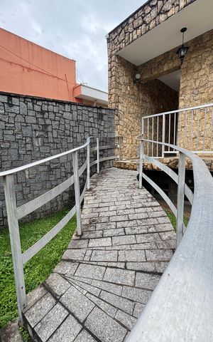 Casa para alugar com 375m², 3 quartos e 8 vagas Casa para alugar com 375m², 3 quartos e 8 vagasEntrada
