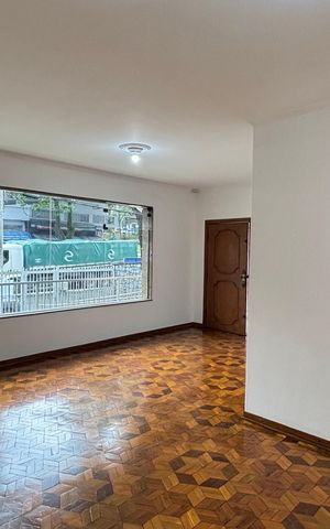 Casa para alugar com 375m², 3 quartos e 8 vagas Casa para alugar com 375m², 3 quartos e 8 vagasSala