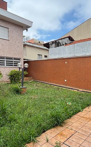 Casa para alugar com 375m², 3 quartos e 8 vagas Casa para alugar com 375m², 3 quartos e 8 vagasQuintal
