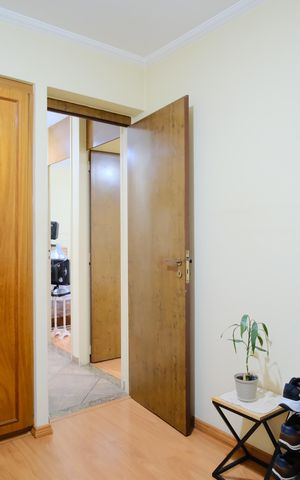 Apartamento à venda com 78m², 4 quartos e 2 vagasQuarto 2