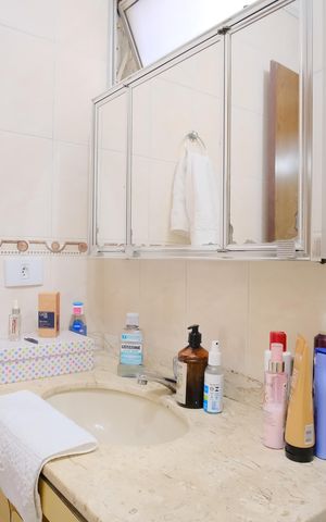 Apartamento à venda com 78m², 4 quartos e 2 vagasBanheiro