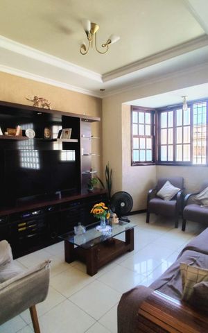 Casa à venda com 204m², 2 quartos e 2 vagas