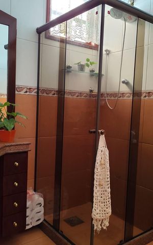 Casa à venda com 204m², 2 quartos e 2 vagas