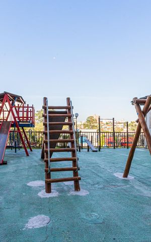 Apartamento à venda com 137m², 3 quartos e 2 vagas Apartamento à venda com 137m², 3 quartos e 2 vagasÁrea comum - Playground