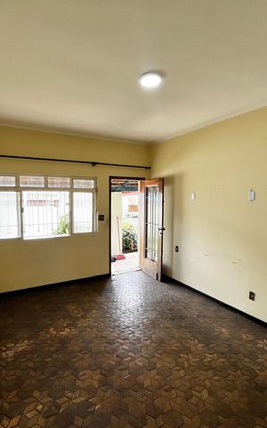 Casa à venda com 125m², 2 quartos e 1 vaga Casa à venda com 125m², 2 quartos e 1 vagaSala