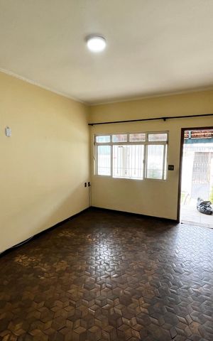 Casa à venda com 125m², 2 quartos e 1 vaga Casa à venda com 125m², 2 quartos e 1 vagaSala