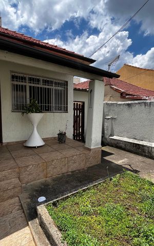 Casa à venda com 125m², 2 quartos e 1 vaga Casa à venda com 125m², 2 quartos e 1 vagaFachada/Jardim