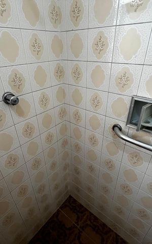 Casa à venda com 125m², 2 quartos e 1 vaga Casa à venda com 125m², 2 quartos e 1 vagaBanheiro