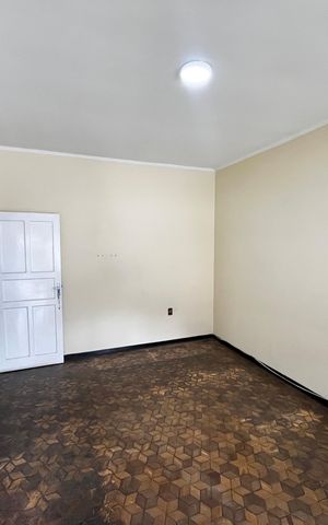Casa à venda com 125m², 2 quartos e 1 vaga Casa à venda com 125m², 2 quartos e 1 vagaSala