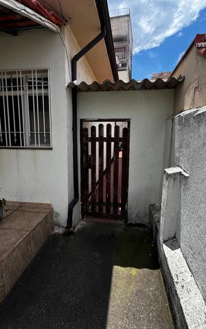 Casa à venda com 125m², 2 quartos e 1 vaga Casa à venda com 125m², 2 quartos e 1 vagaFachada/Jardim