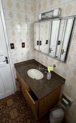 Casa à venda com 125m², 2 quartos e 1 vaga Casa à venda com 125m², 2 quartos e 1 vagaBanheiro