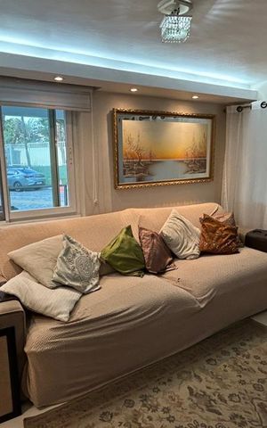 Casa de condomínio para alugar com 211m², 6 quartos e 2 vagas Casa de condomínio para alugar com 211m², 6 quartos e 2 vagasSala