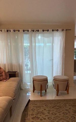 Casa de condomínio para alugar com 211m², 6 quartos e 2 vagas Casa de condomínio para alugar com 211m², 6 quartos e 2 vagasSala