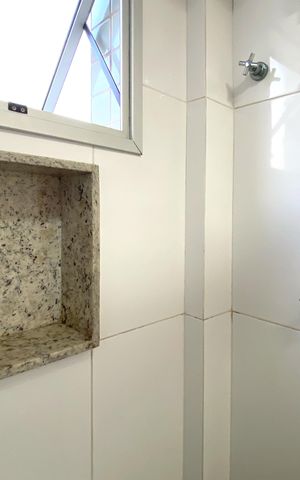 Apartamento à venda com 90m², 3 quartos e 2 vagas Apartamento à venda com 90m², 3 quartos e 2 vagasBanheiro da Suíte 1
