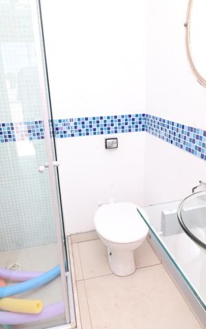 Apartamento para alugar com 288m², 4 quartos e 2 vagasBanheiro da área externa