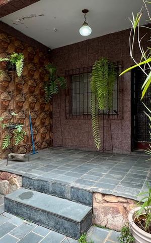 Casa à venda com 360m², 3 quartos e 1 vaga Casa à venda com 360m², 3 quartos e 1 vagafachada