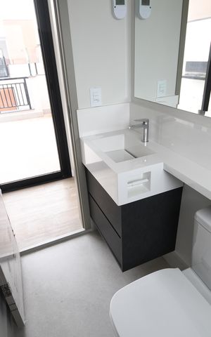 Casa de condomínio à venda com 158m², 3 quartos e 2 vagasBanheiro de serviço