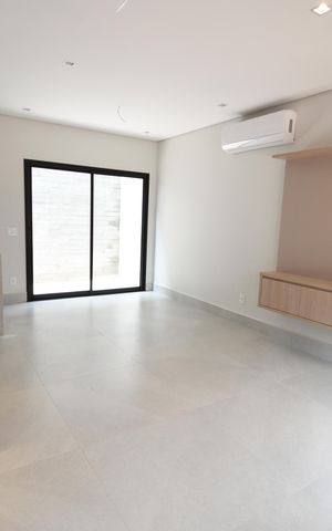 Casa de condomínio à venda com 158m², 3 quartos e 2 vagasSala