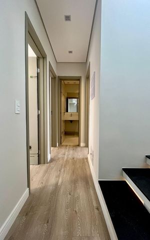 Casa de condomínio à venda com 158m², 3 quartos e 2 vagas Casa de condomínio à venda com 158m², 3 quartos e 2 vagasCorredor