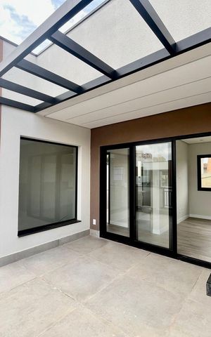 Casa de condomínio à venda com 158m², 3 quartos e 2 vagas Casa de condomínio à venda com 158m², 3 quartos e 2 vagasCobertura
