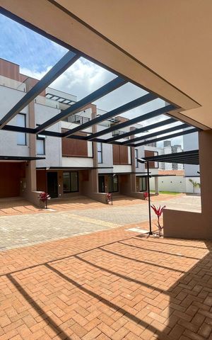 Casa de condomínio à venda com 158m², 3 quartos e 2 vagas Casa de condomínio à venda com 158m², 3 quartos e 2 vagasGaragem