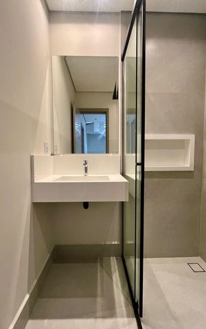 Casa de condomínio à venda com 158m², 3 quartos e 2 vagas Casa de condomínio à venda com 158m², 3 quartos e 2 vagasBanheiro