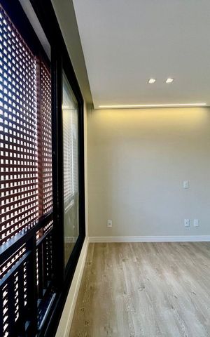 Casa de condomínio à venda com 158m², 4 quartos e 2 vagas Casa de condomínio à venda com 158m², 4 quartos e 2 vagasSuíte