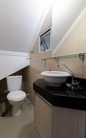 Casa de condomínio à venda com 140m², 3 quartos e 2 vagas Casa de condomínio à venda com 140m², 3 quartos e 2 vagasLavabo