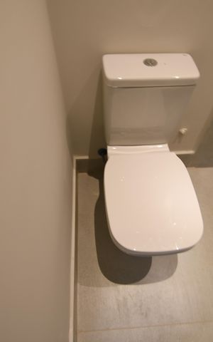Casa de condomínio à venda com 158m², 3 quartos e 2 vagasBanheiro Social