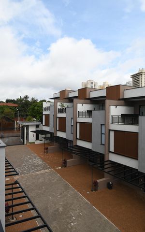 Casa de condomínio à venda com 158m², 3 quartos e 2 vagasVaranda - Vista
