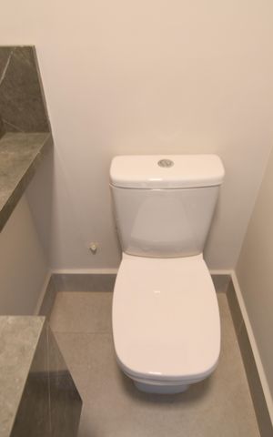 Casa de condomínio à venda com 158m², 3 quartos e 2 vagasLavabo