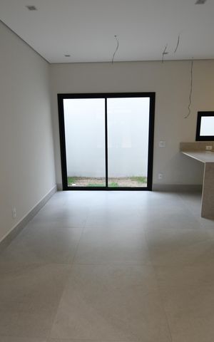 Casa de condomínio à venda com 158m², 3 quartos e 2 vagasSala