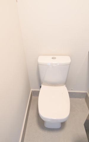 Casa de condomínio à venda com 158m², 3 quartos e 2 vagasLavabo
