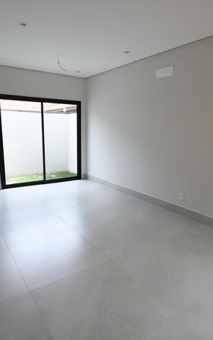 Casa de condomínio à venda com 158m², 3 quartos e 2 vagasSala