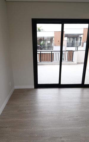 Casa de condomínio à venda com 158m², 3 quartos e 2 vagasSala 2