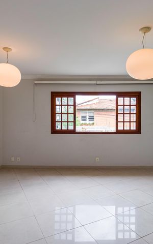Casa para alugar com 200m², 3 quartos e 4 vagas Casa para alugar com 200m², 3 quartos e 4 vagasSala