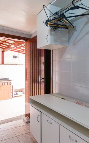 Casa para alugar com 200m², 3 quartos e 4 vagas Casa para alugar com 200m², 3 quartos e 4 vagasÁrea de Serviço