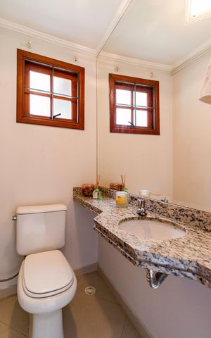 Casa para alugar com 200m², 3 quartos e 4 vagas Casa para alugar com 200m², 3 quartos e 4 vagasLavabo