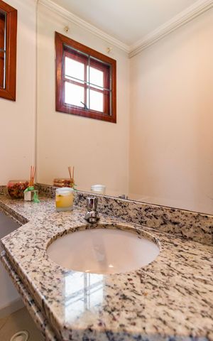 Casa para alugar com 200m², 3 quartos e 4 vagas Casa para alugar com 200m², 3 quartos e 4 vagasLavabo