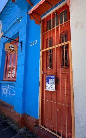 Casa para alugar com 90m², 2 quartos e sem vaga Casa para alugar com 90m², 2 quartos e sem vagaFachada