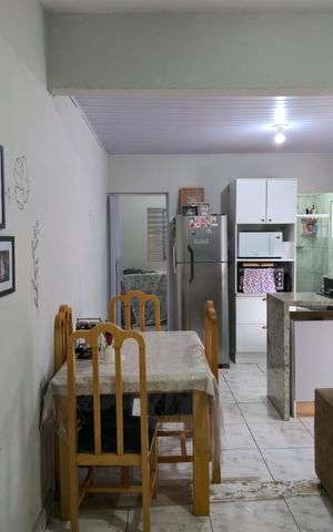 Casa à venda com 79m², 2 quartos e 8 vagas Casa à venda com 79m², 2 quartos e 8 vagasCozinha