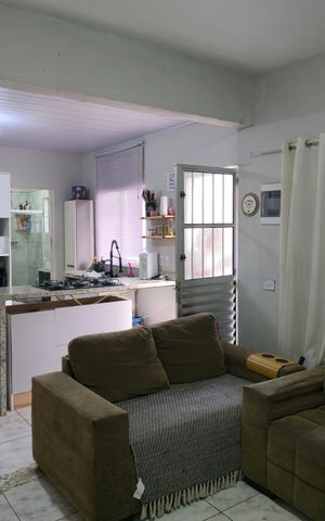 Casa à venda com 79m², 2 quartos e 8 vagas Casa à venda com 79m², 2 quartos e 8 vagasSala