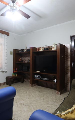 Casa à venda com 240m², 3 quartos e 2 vagasSala
